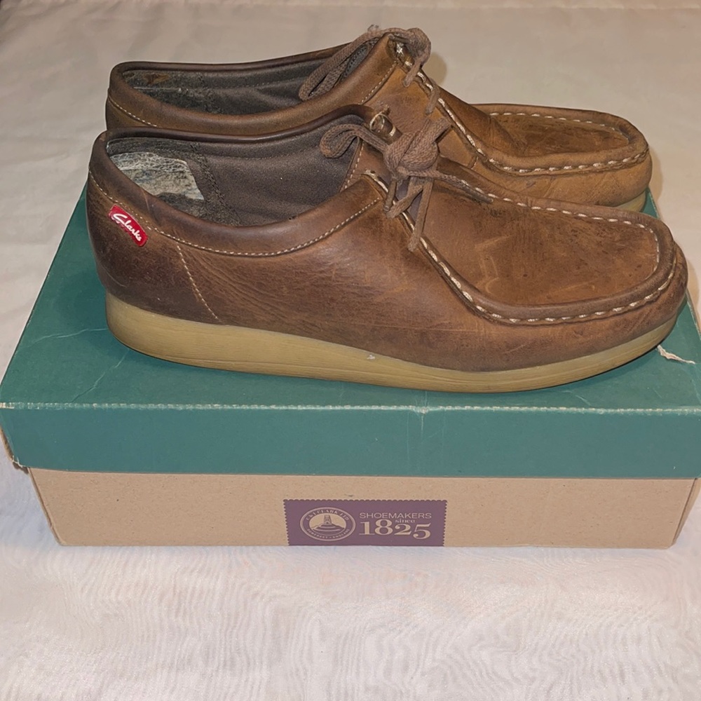 Clarks Brown Moccasin Flats with Hand-Sewn Stitching
